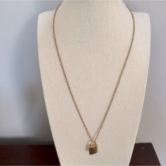 Michael Kors Padlock Necklace Gold tone Chain Ribbed Pendant Lock Classic Retro - Picture 6 of 13